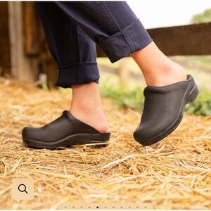 Dansko Sonja Black Oiled Mule Leather Professional Shoes Womens 40 EU/ 9.5 US